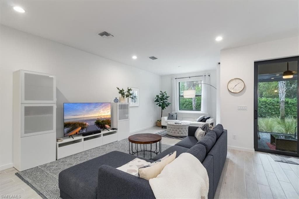 13021 Pembroke DR-2