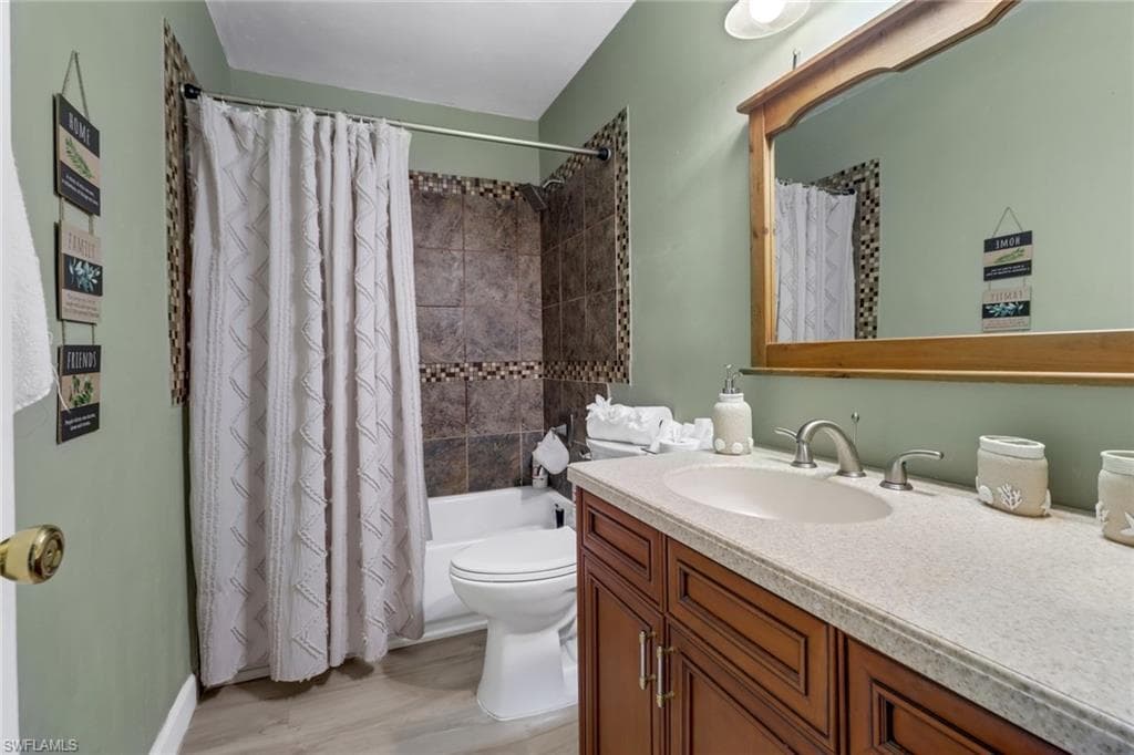 9104 King RD W-13