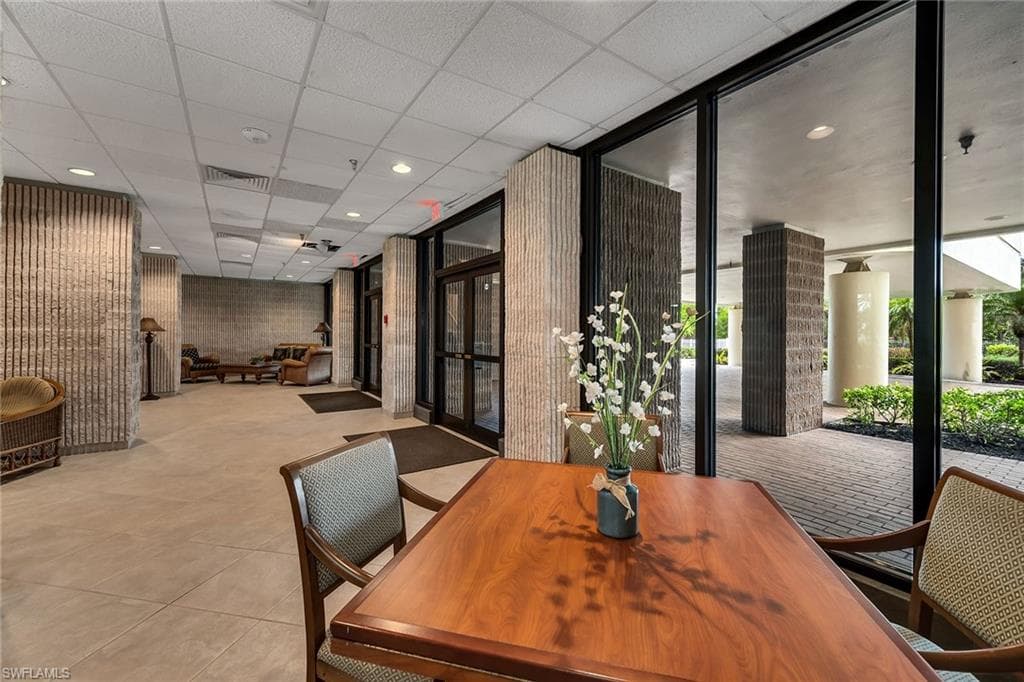 440 Seaview CT 1201-28