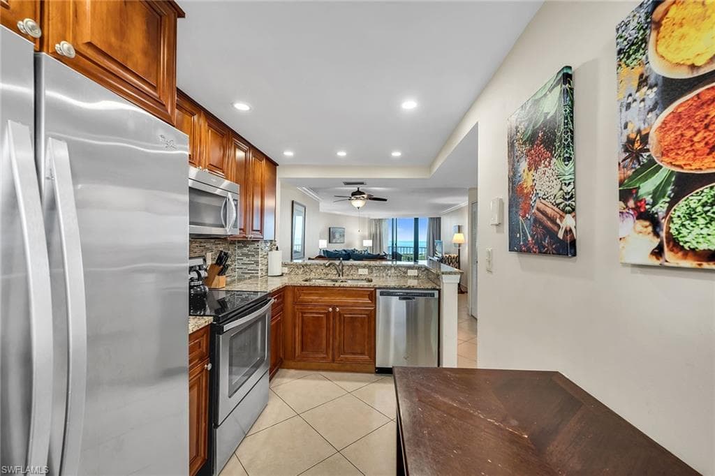 440 Seaview CT 1201-11