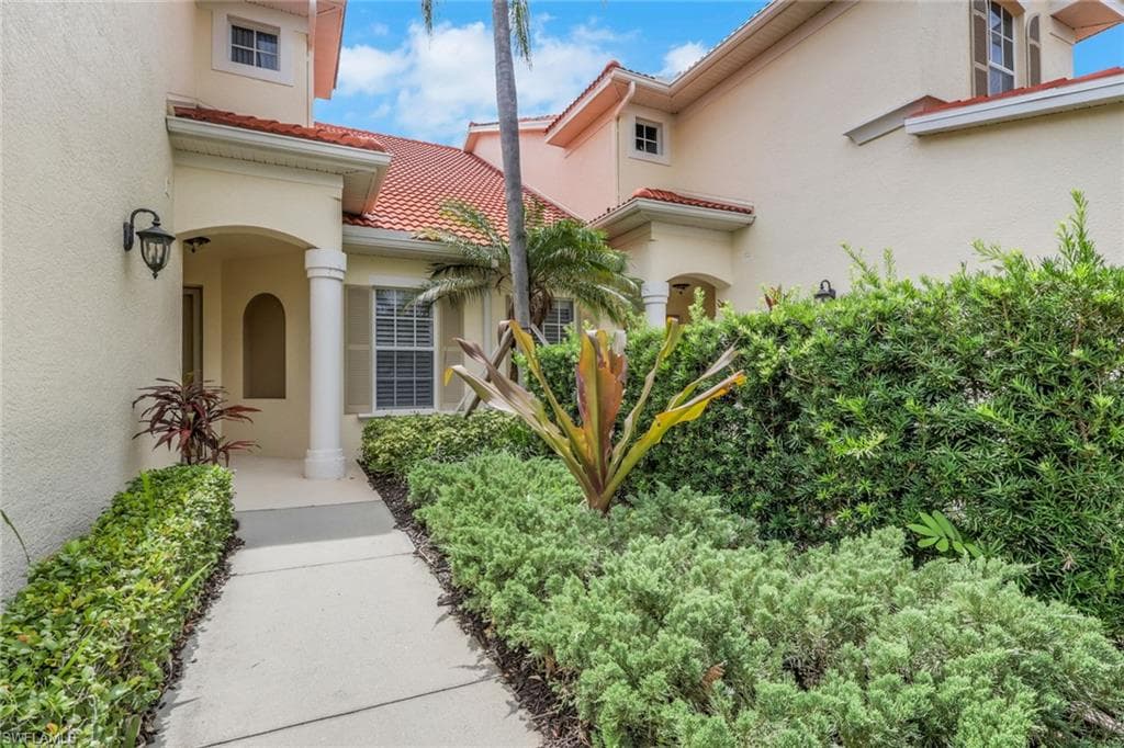 4660 WINGED FOOT CT 102-3