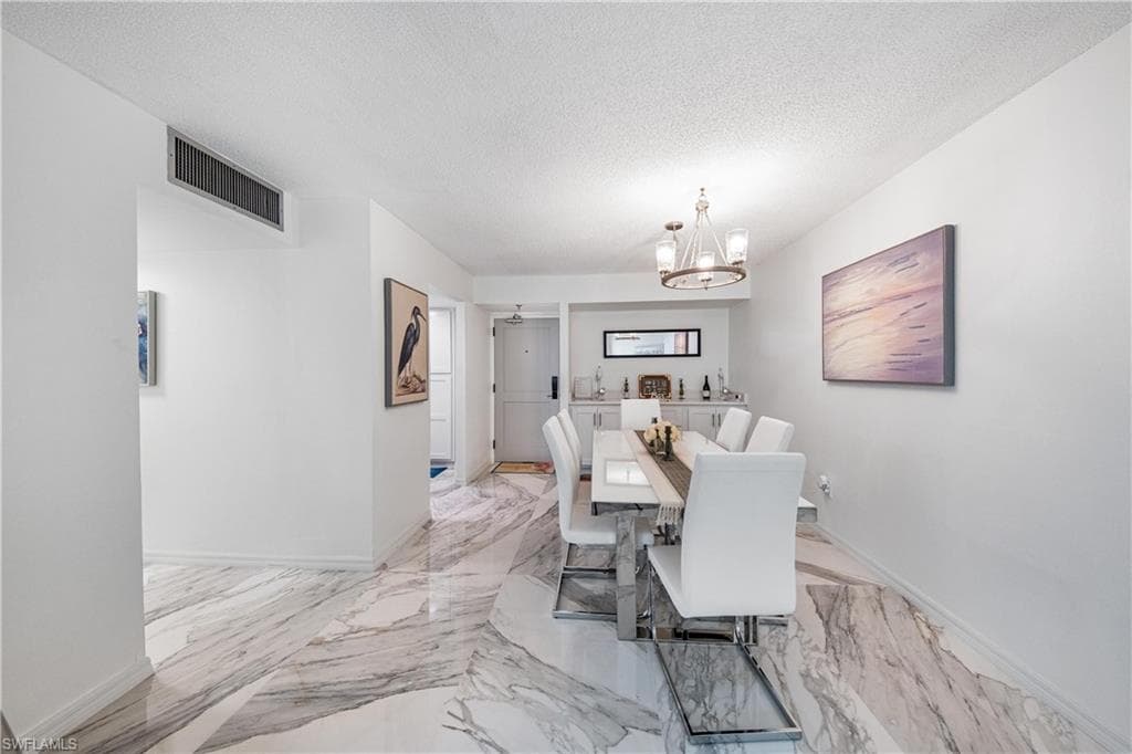 320 Seaview CT 1207-13