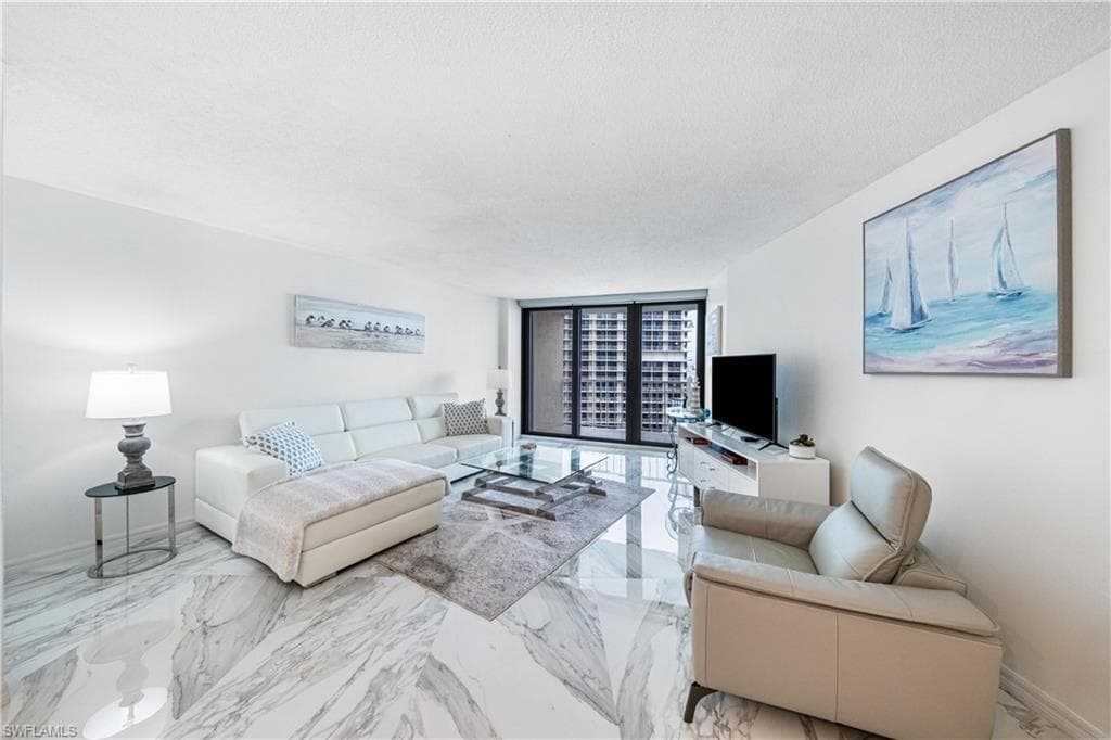 320 Seaview CT 1207-12