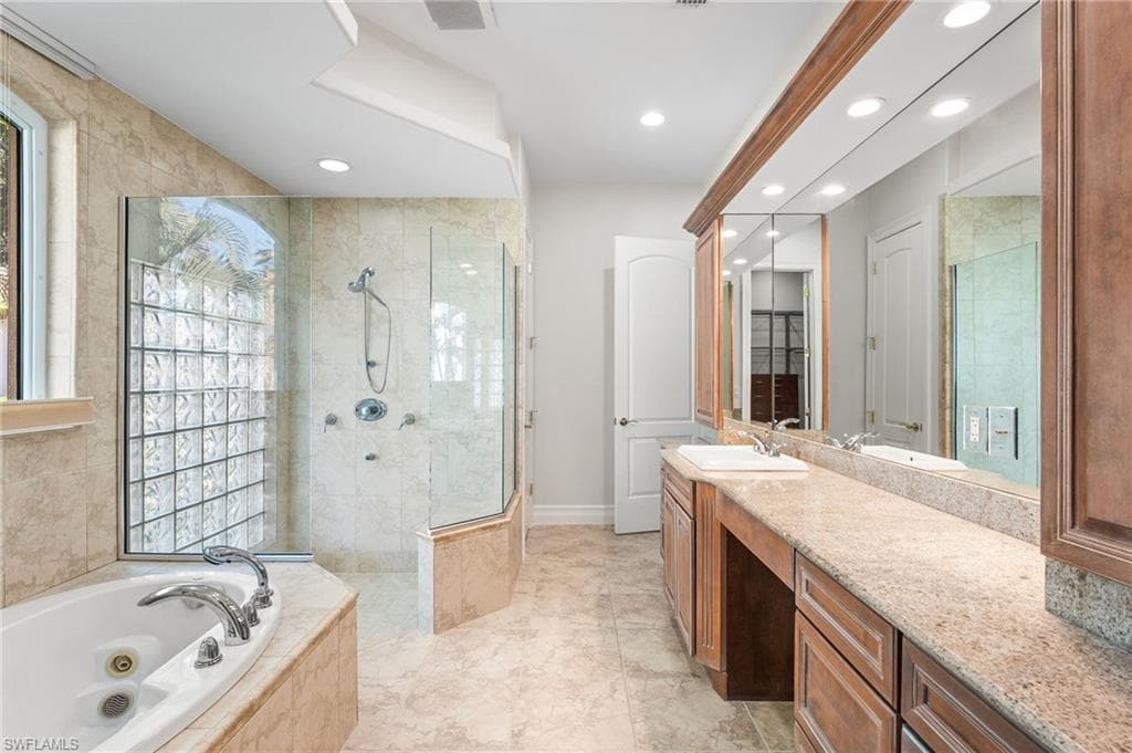 15600 Catalpa Cove DR-27