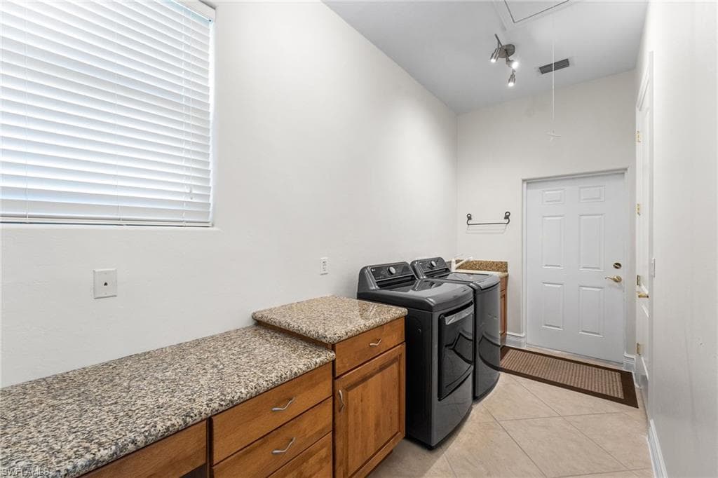 15600 Catalpa Cove DR-40