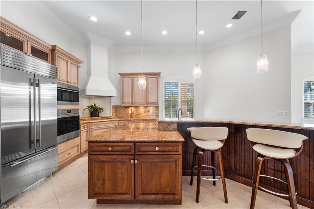 15600 Catalpa Cove DR-18