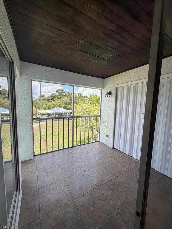 1100 Pondella RD 810-13