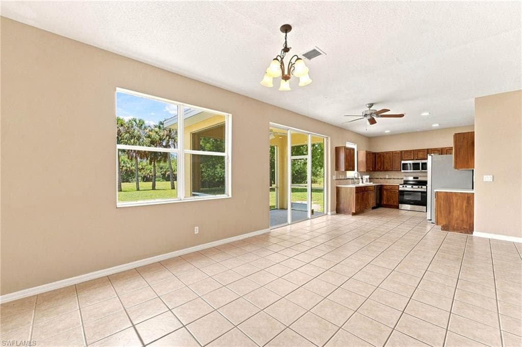 117 Shadow Lakes DR-9