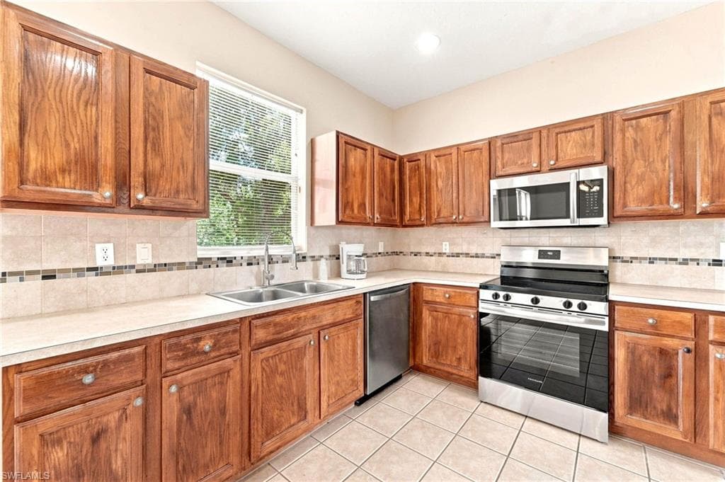 117 Shadow Lakes DR-11