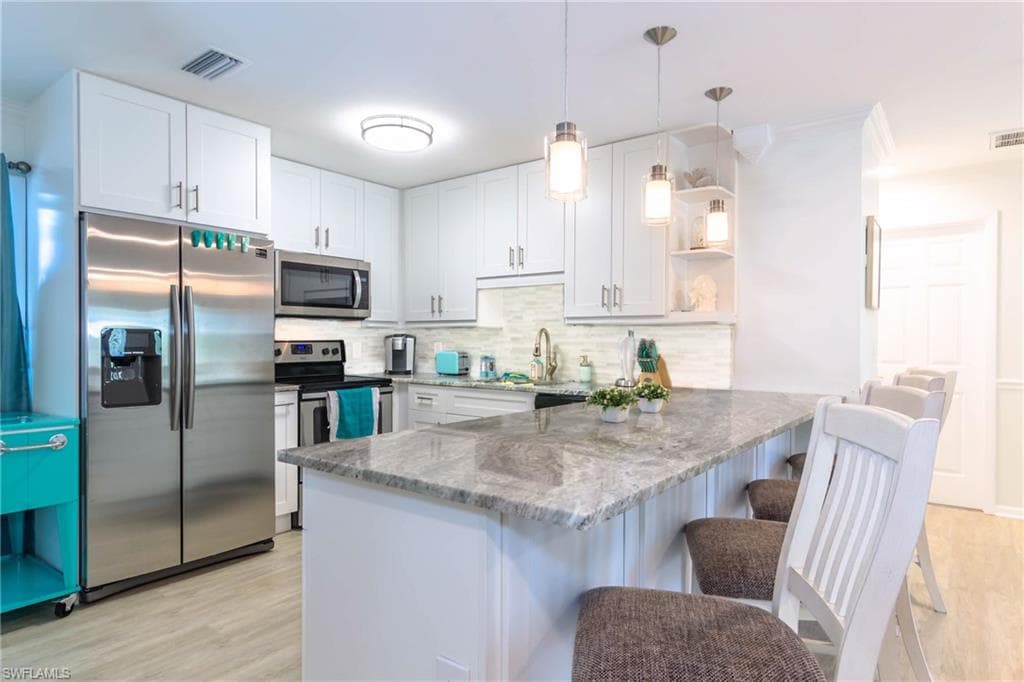 28 Constitution DR-10
