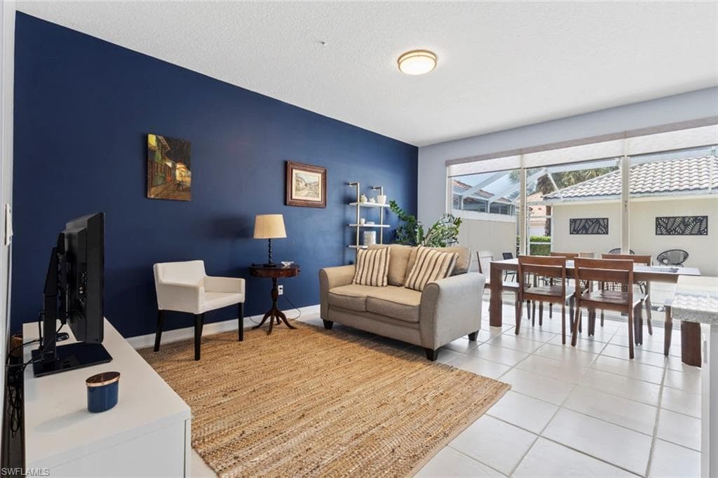 6112 Towncenter CIR-13