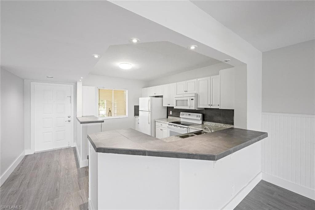 7800 Emerald CIR B104-3