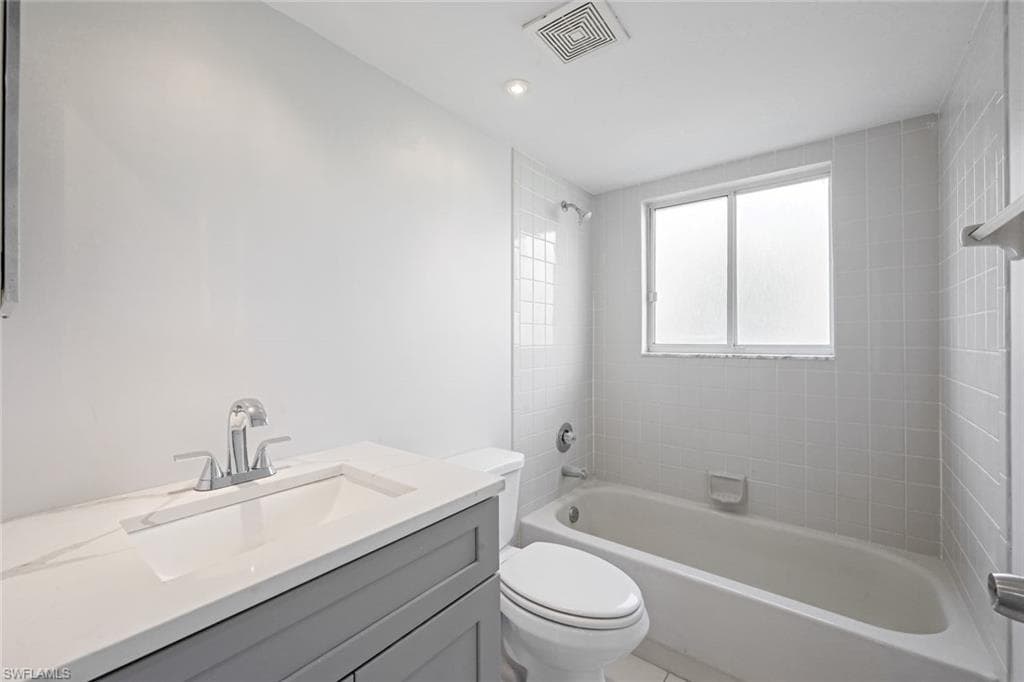 7800 Emerald CIR B104-11