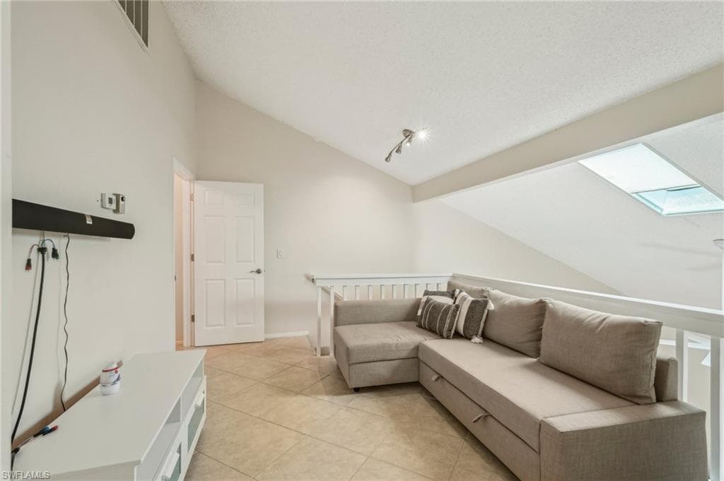 13345 Broadhurst LOOP-21