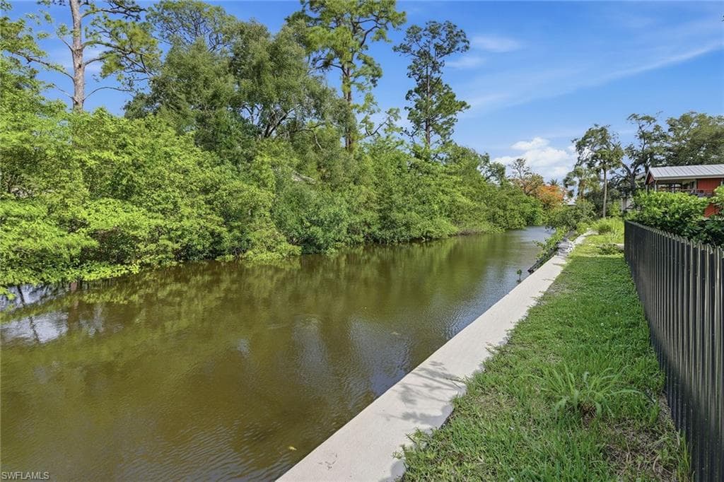 3384 Canal ST-38