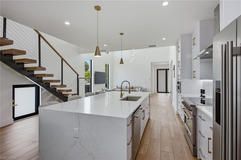 3384 Canal ST-10