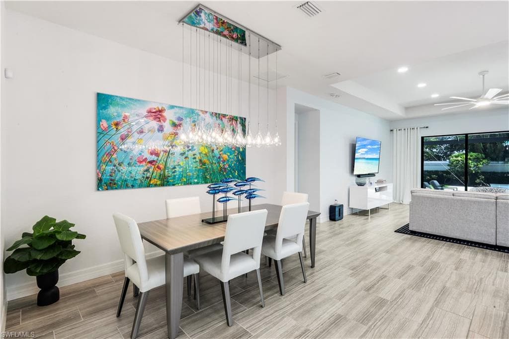 13836 Luna DR-12
