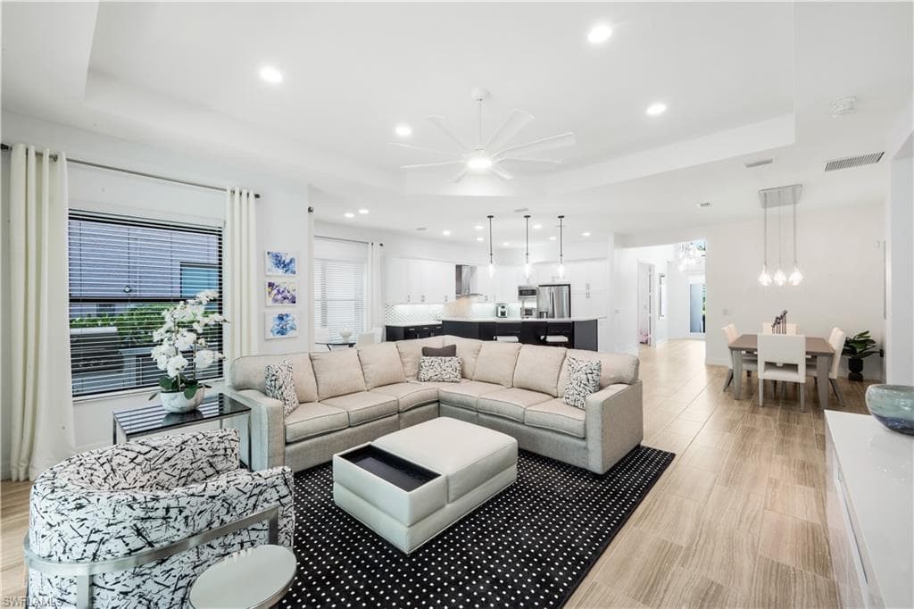 13836 Luna DR-3