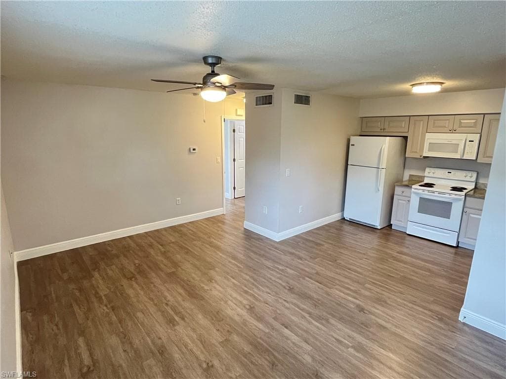 3325 Airport RD N B8-5