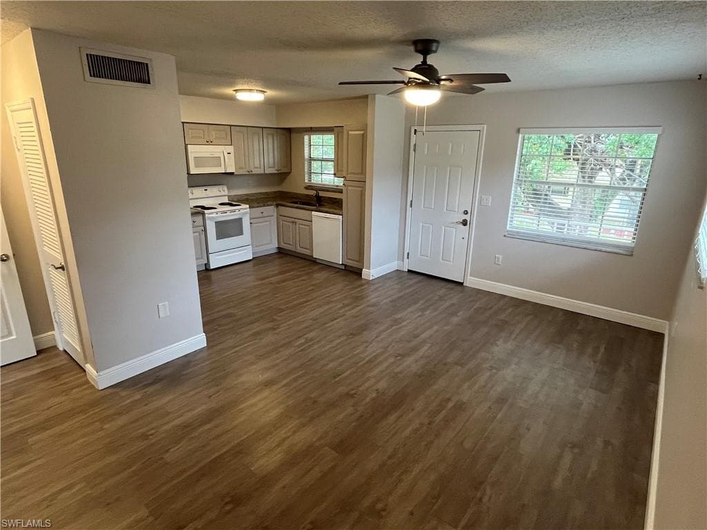 3325 Airport RD N B8-4