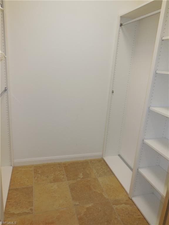 8539 Alessandria CT-22