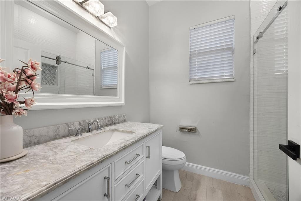 598 ASTON LAKE CT-12