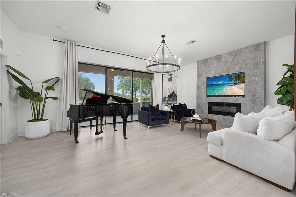 598 ASTON LAKE CT-3