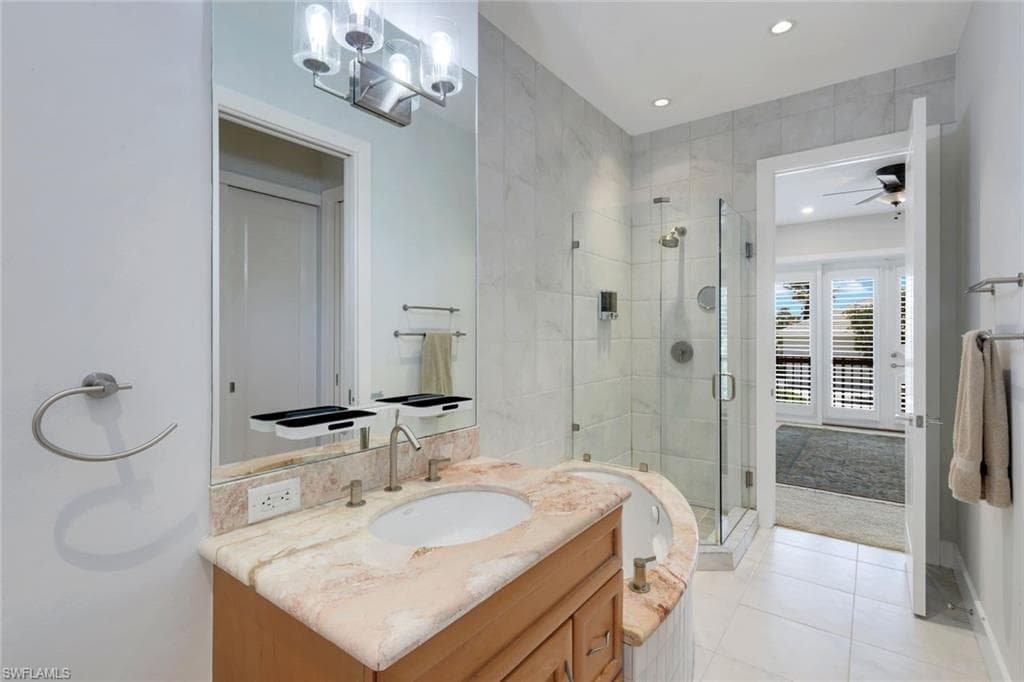 834 HIDEAWAY CIR W-13