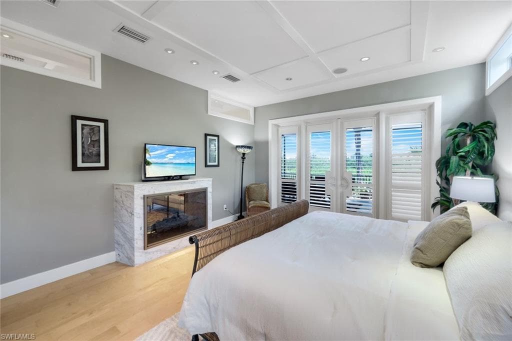 834 HIDEAWAY CIR W-12