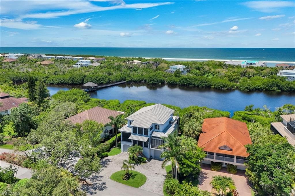 834 HIDEAWAY CIR W-37