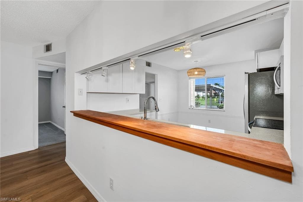 208 Furse Lakes CIR D6-10
