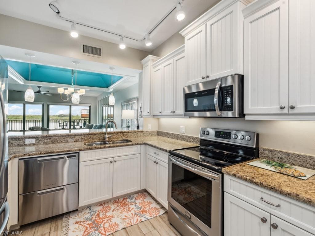 232 La Peninsula BLVD 232-6