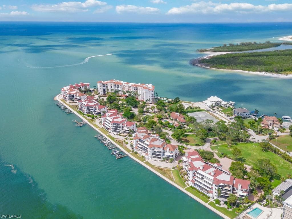 232 La Peninsula BLVD 232-36