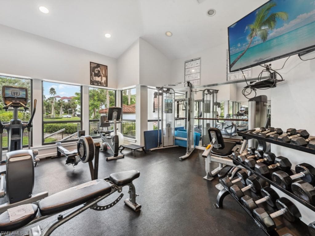 232 La Peninsula BLVD 232-44