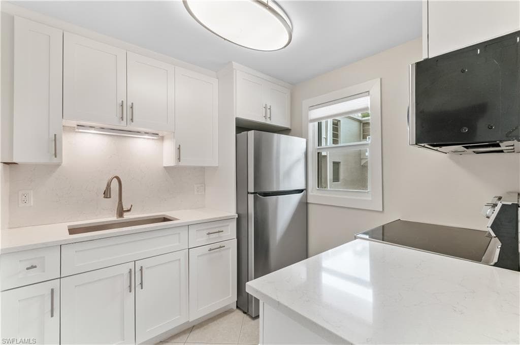 661 12th AVE S 661-8