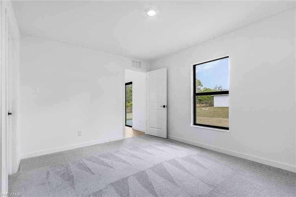 434 Parkdale BLVD-13