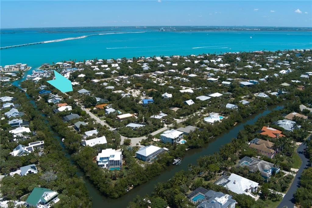 1084 S Yachtsman DR-4