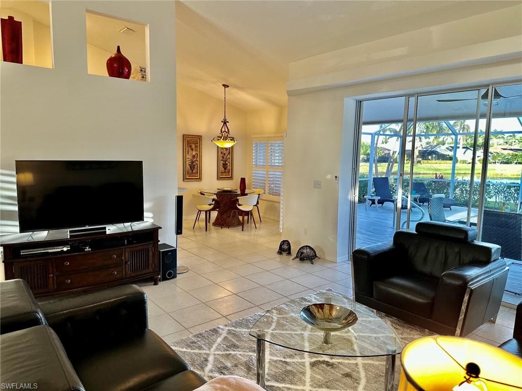 930 Marble DR-11