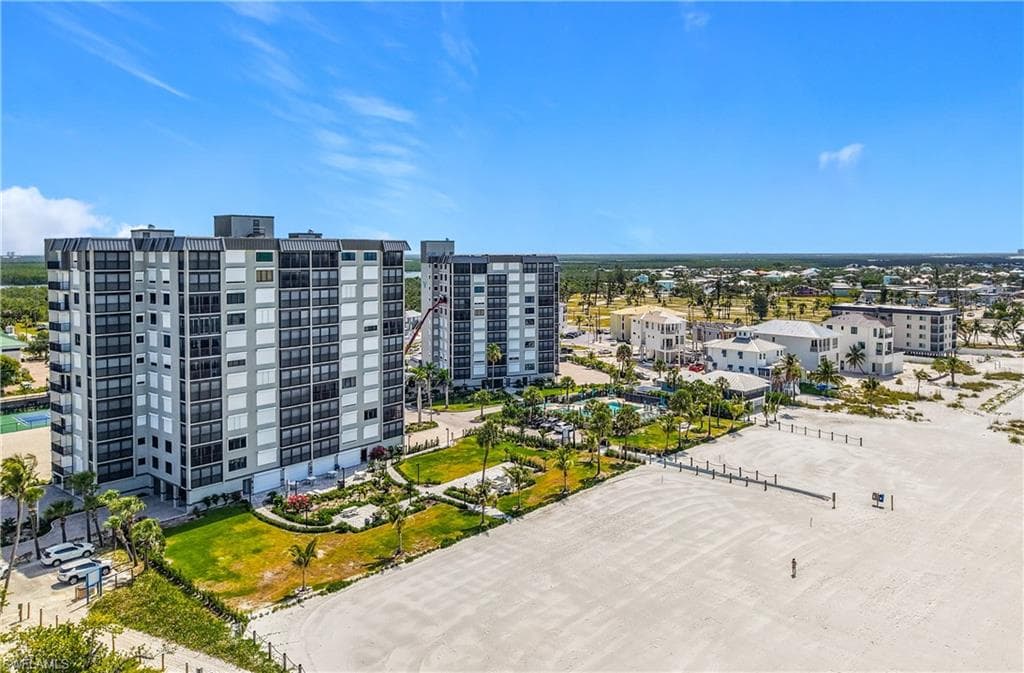2800 Estero BLVD PH3-2