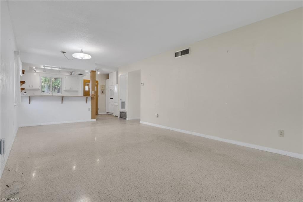 2212 E 6th ST-17