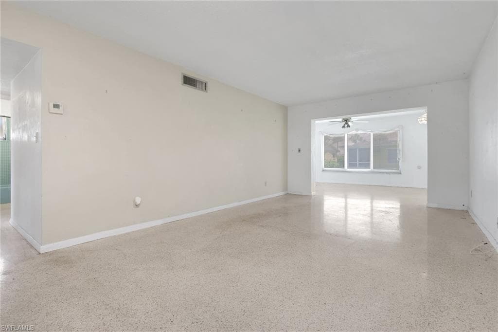 2212 E 6th ST-18