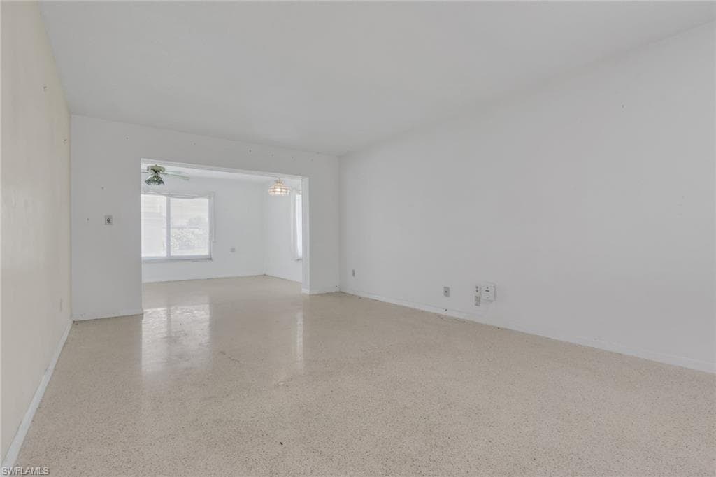 2212 E 6th ST-19