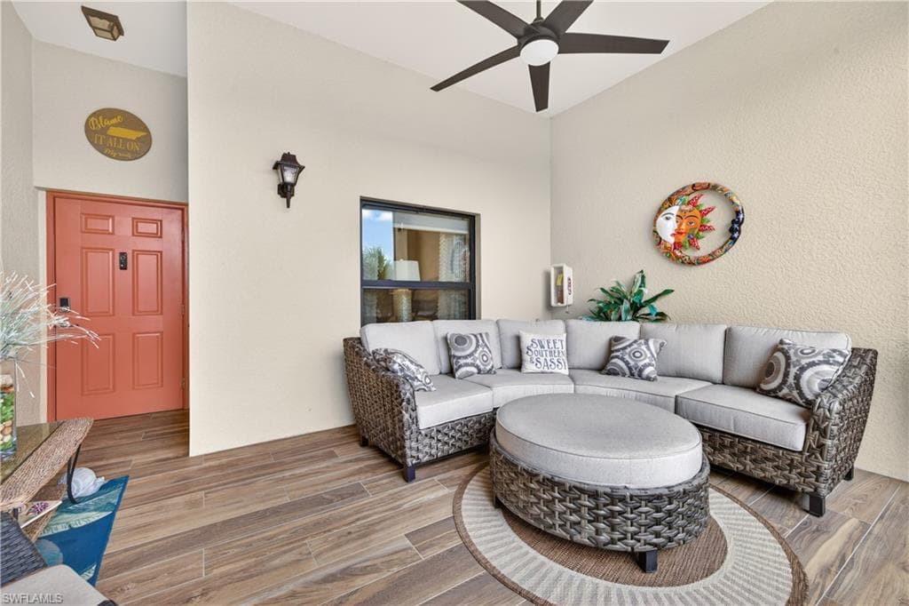 13710 Julias WAY 924-1