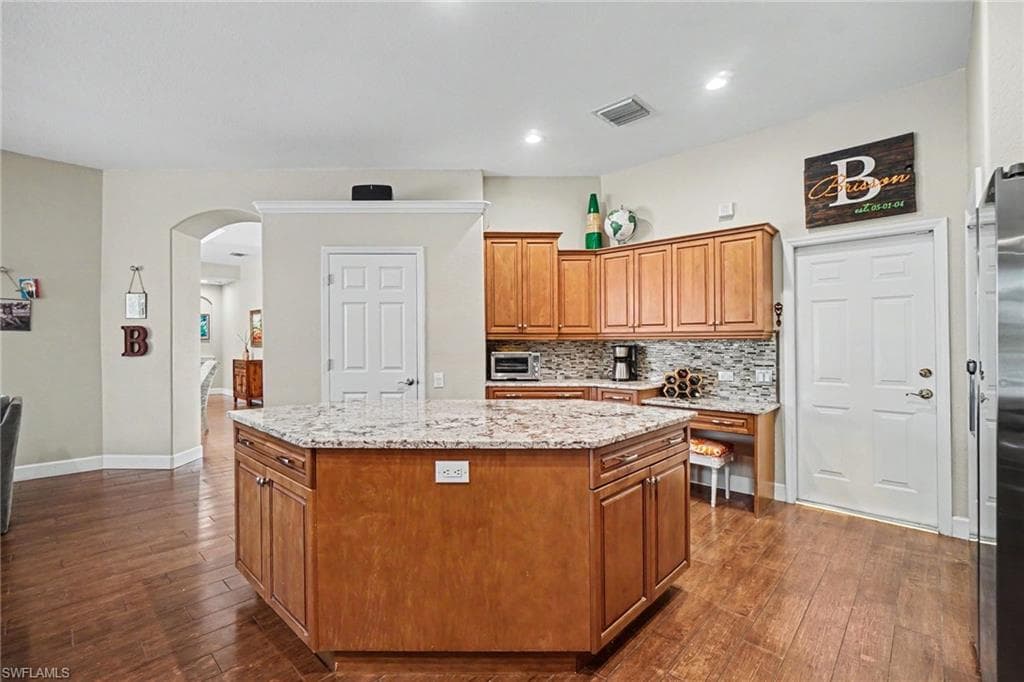 15220 Blackhawk DR-10