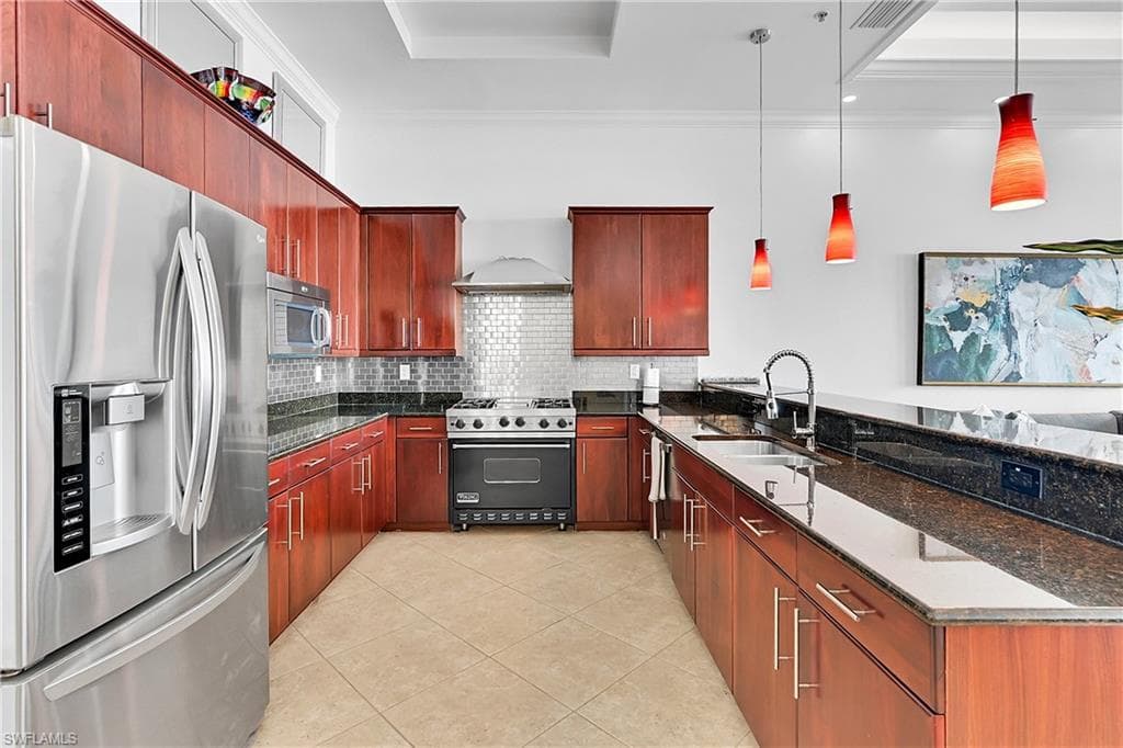 2797 1st ST 2202-31