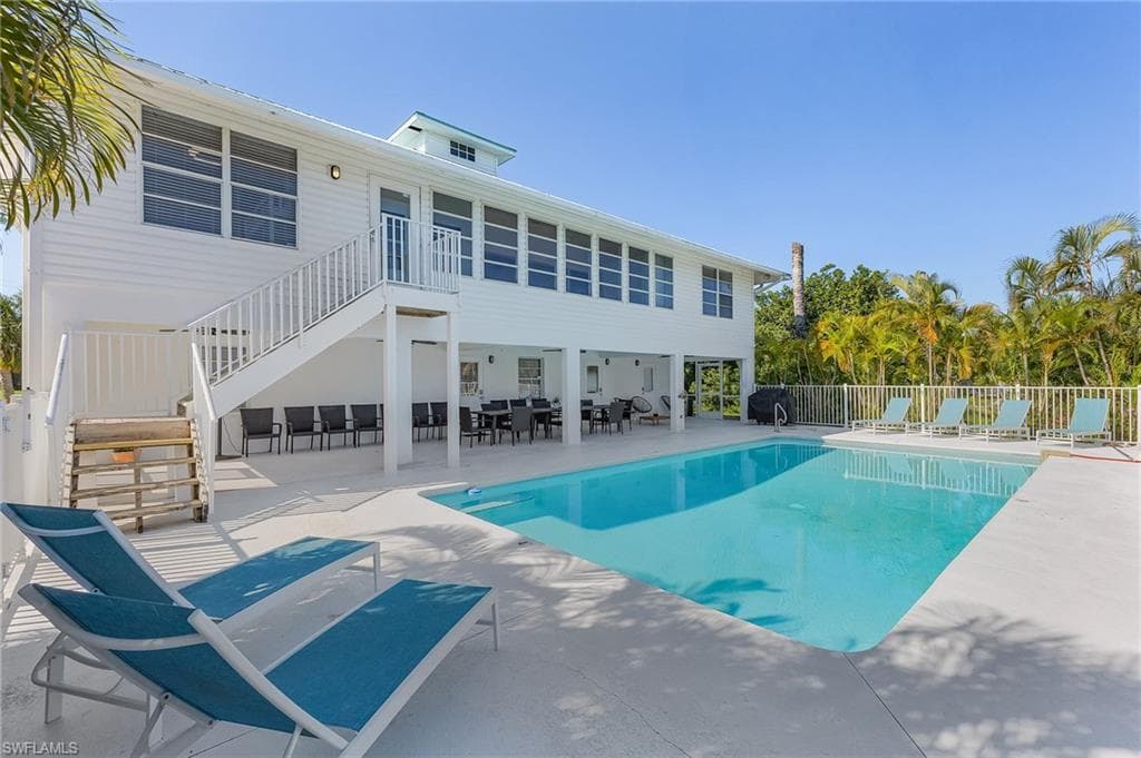 7380 Barrancas AVE-16