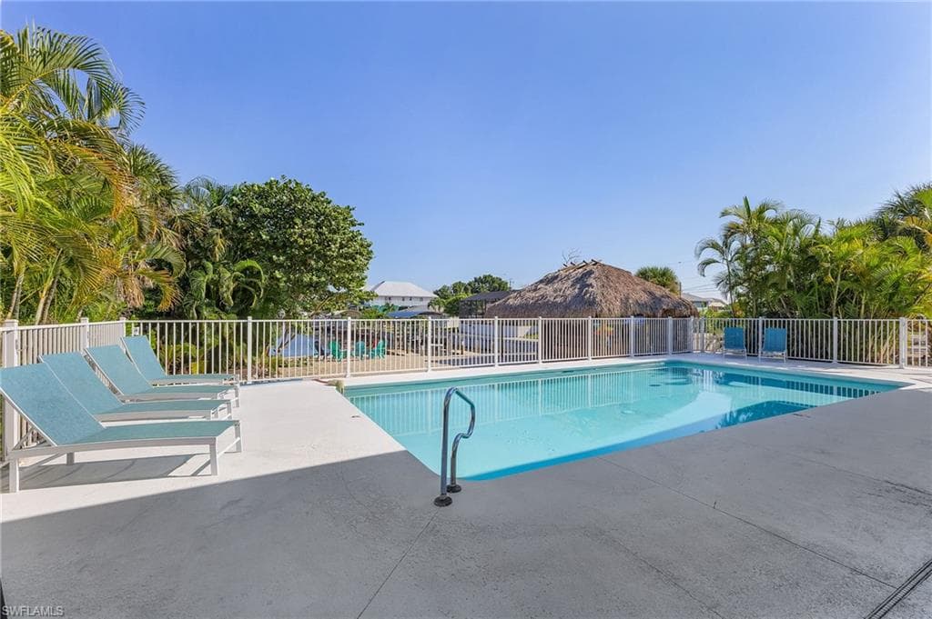 7380 Barrancas AVE-10