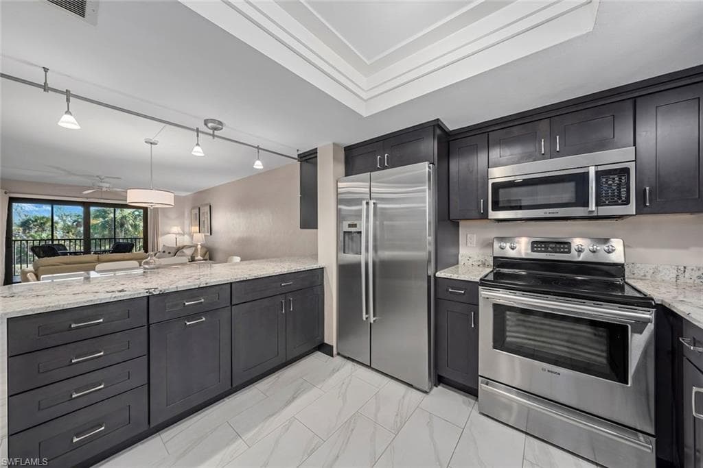 1919 Olde Middle Gulf DR 502-13