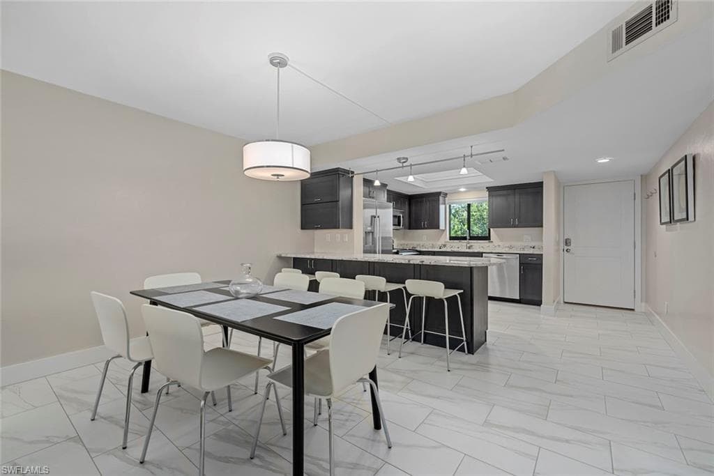 1919 Olde Middle Gulf DR 502-16