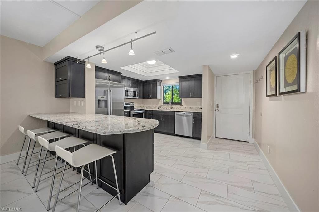 1919 Olde Middle Gulf DR 502-10